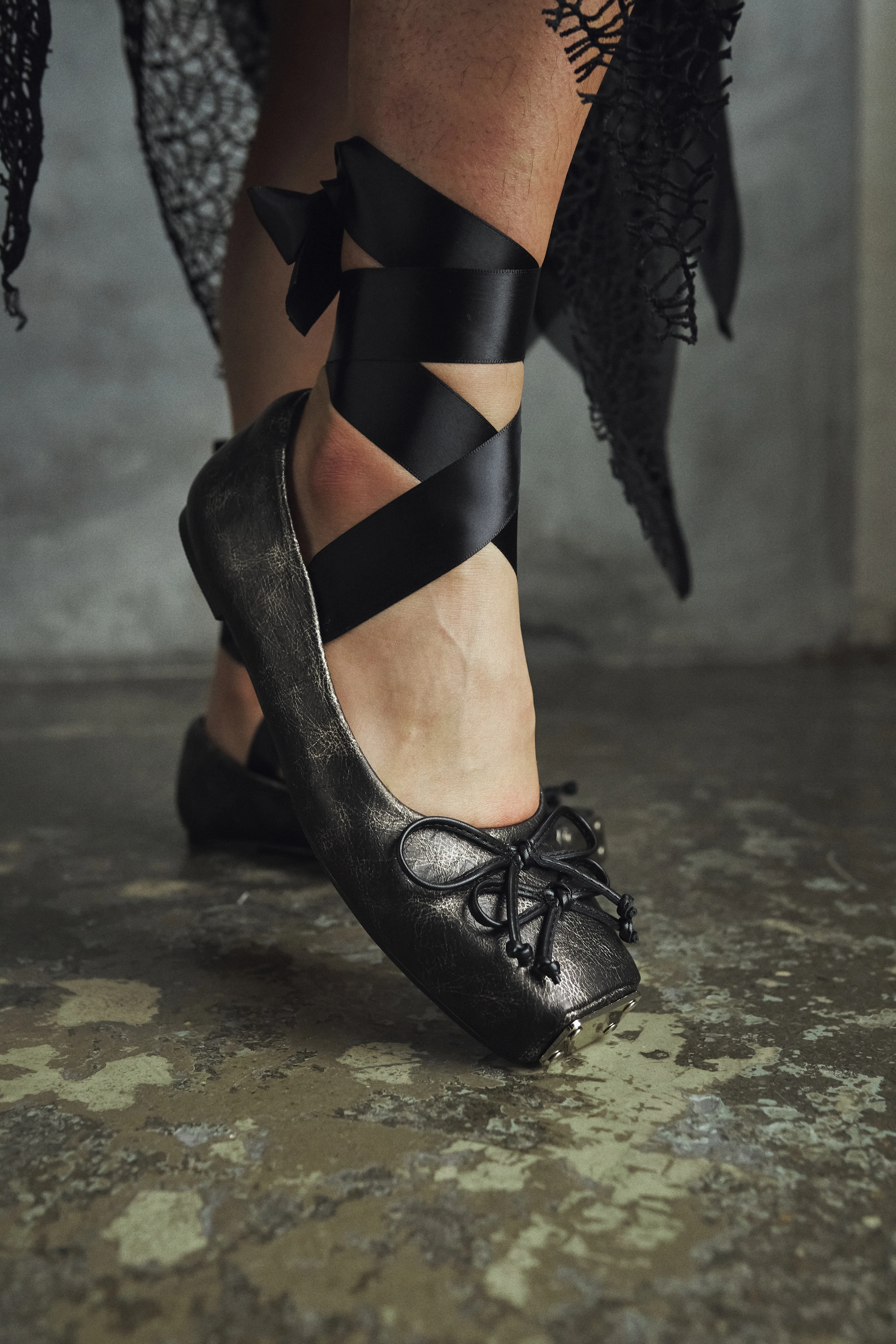 Blithe Metal Toe Ballet Flats- Cracked Grey - Image 6