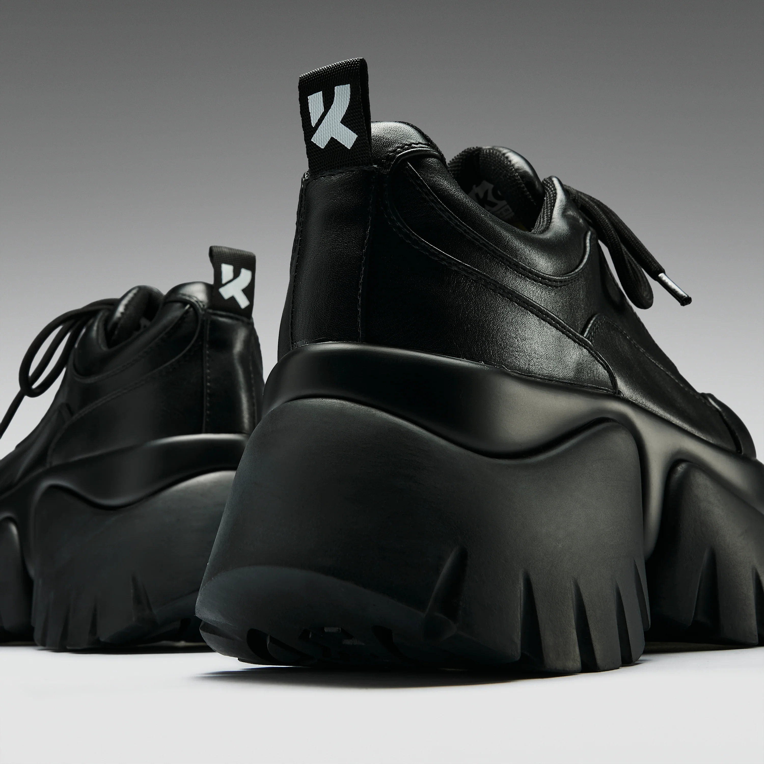 Chronicles 'Monster' Platform Trainers - Image 4